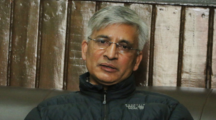 बलेको बत्तिमुनि बसेर ‘बिजुली गयो’ भन्दै भ्रम फैलाइँदैछ : विष्णु रिमाल